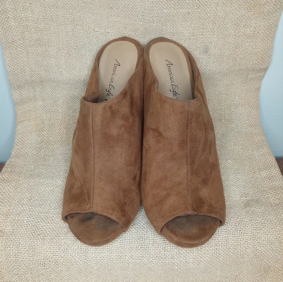 American Eagle Tan Camel Suede Open Toe Mules Clogs 4" Wood Heel Size 6 - Picture 11 of 14
